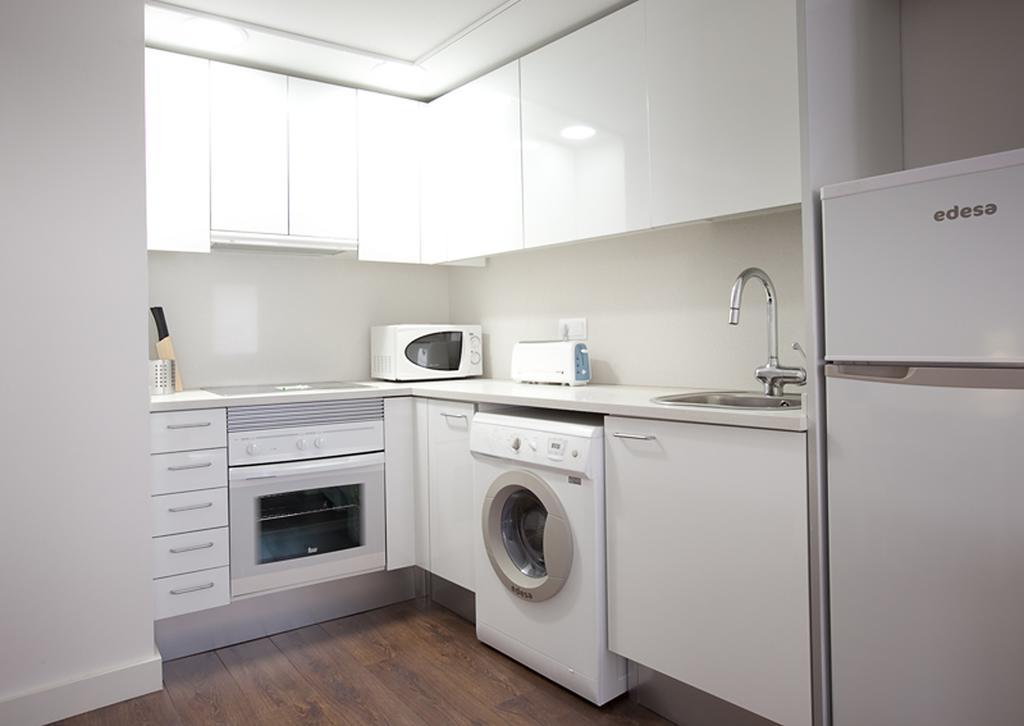 Blackandwhitehome Ramblas Apartment